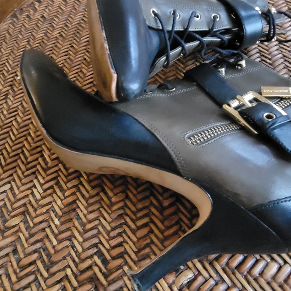 Michael Kors Brena leather boot bootie - Picture 7 of 9